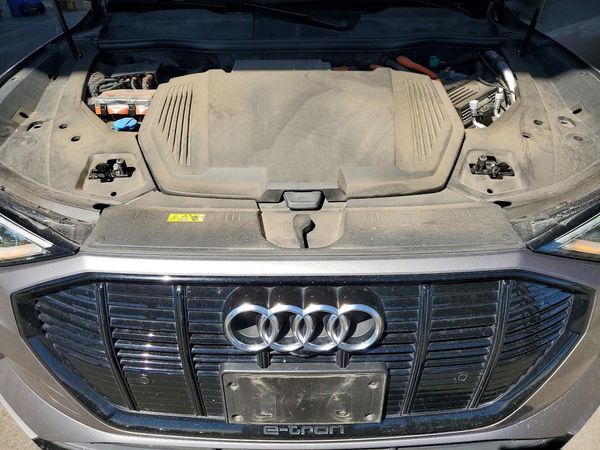 2023 AUDI E-TRON quattro Premium Plus