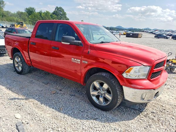 2016 RAM 1500 SLT CREW CAB 4X4