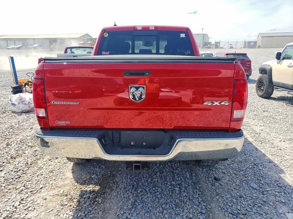 2016 RAM 1500 SLT CREW CAB 4X4