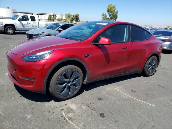 2025 TESLA MODEL Y