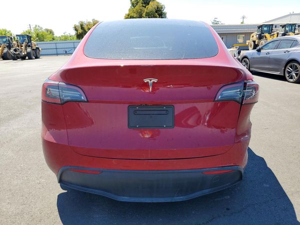 2025 TESLA MODEL Y