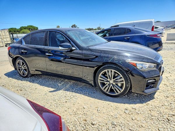 2015 INFINITI Q50