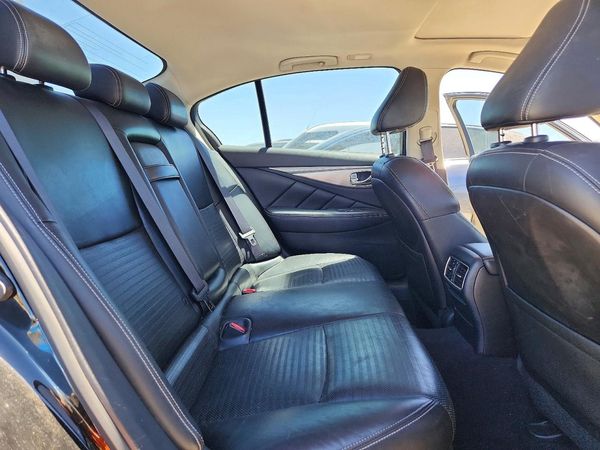 2015 INFINITI Q50