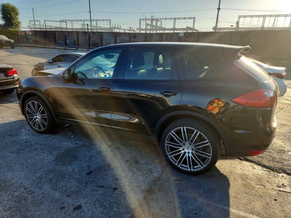 2013 PORSCHE CAYENNE