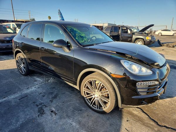 2013 PORSCHE CAYENNE