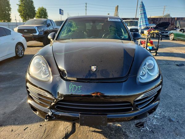 2013 PORSCHE CAYENNE