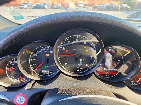 2013 PORSCHE CAYENNE