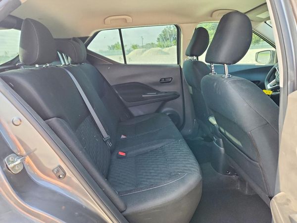 2022 NISSAN KICKS S