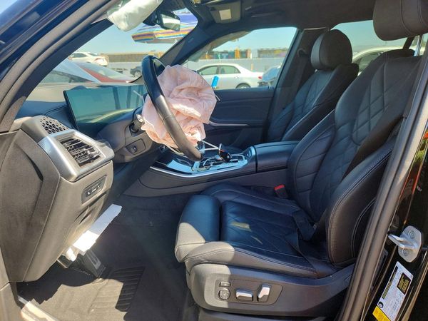 2024 BMW X5 sDrive40i — DENT