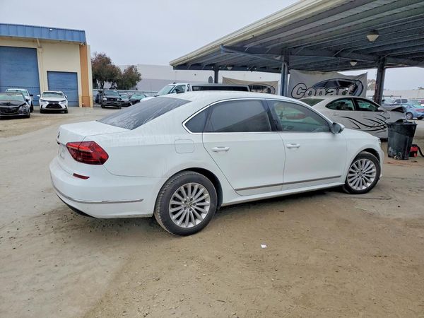 2017 VOLKSWAGEN PASSAT SE