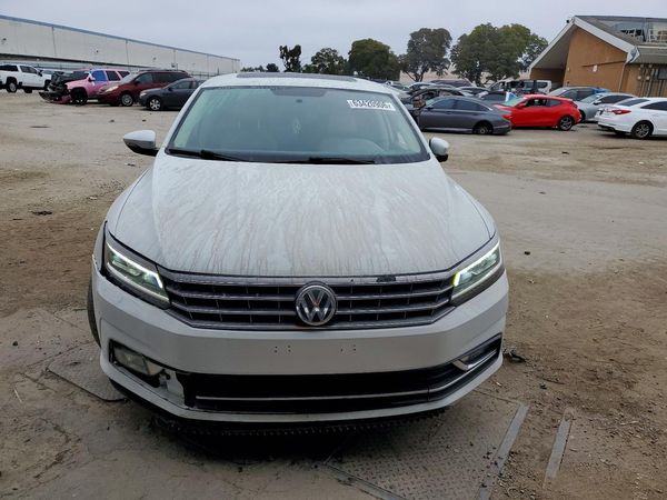 2017 VOLKSWAGEN PASSAT SE