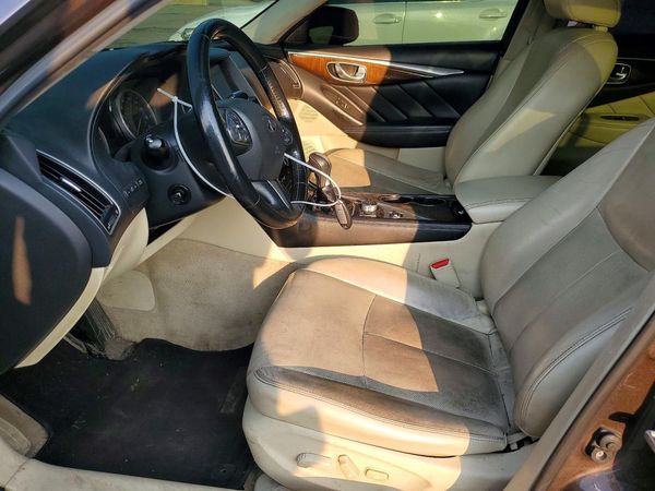 2015 INFINITI Q50
