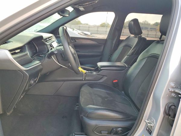 2023 JEEP GRAND CHEROKEE Laredo, Altitude