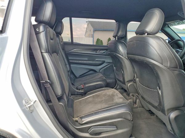 2023 JEEP GRAND CHEROKEE Laredo, Altitude