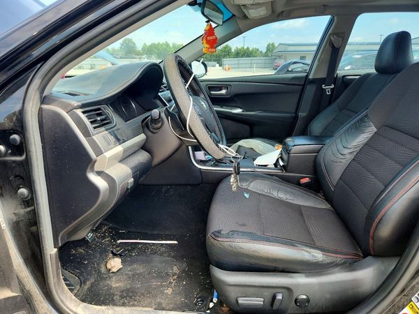 2016 TOYOTA CAMRY