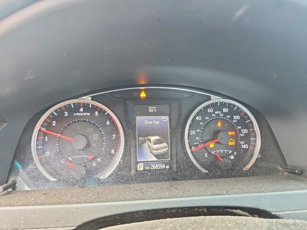 2016 TOYOTA CAMRY