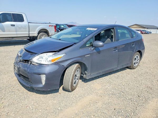 2015 TOYOTA PRIUS