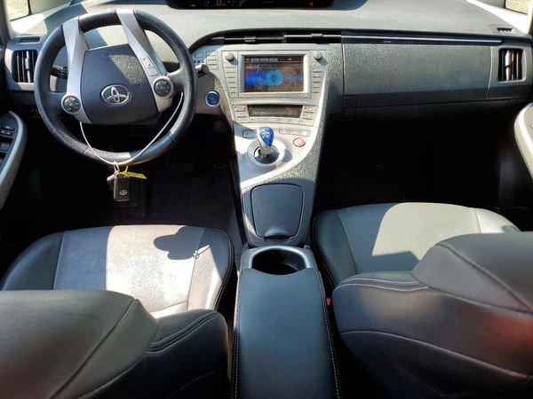 2015 TOYOTA PRIUS