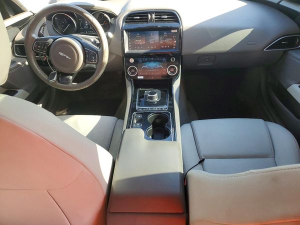 2017 JAGUAR XE