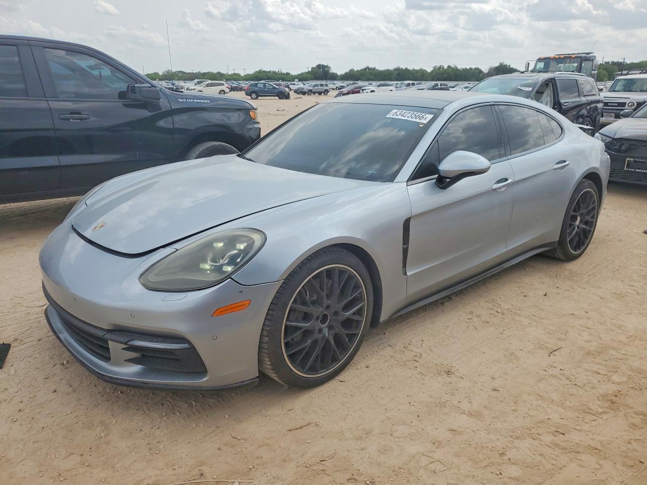 2018 PORSCHE PANAMERA
