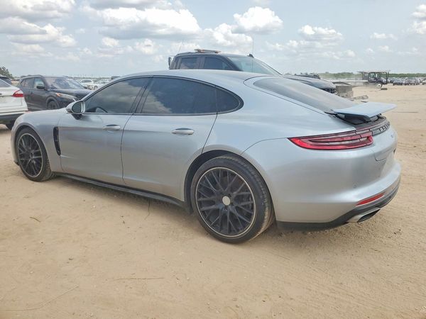 2018 PORSCHE PANAMERA
