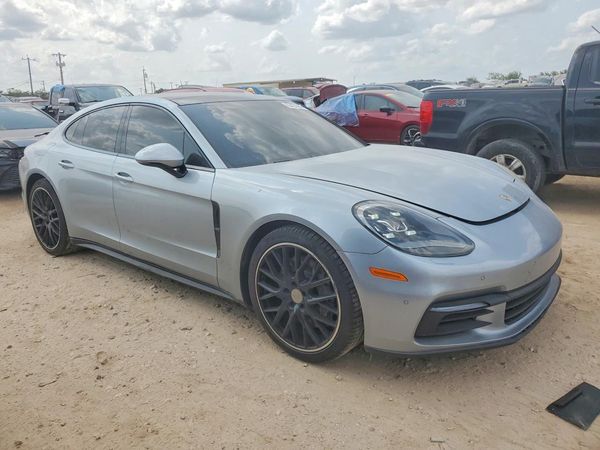 2018 PORSCHE PANAMERA