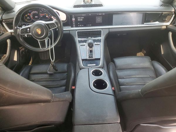 2018 PORSCHE PANAMERA
