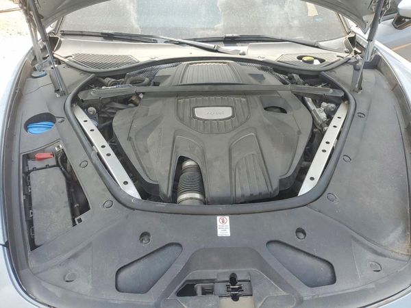 2018 PORSCHE PANAMERA
