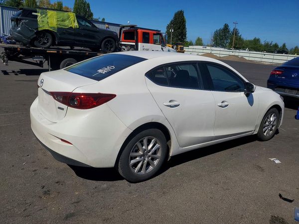 2015 MAZDA 3 Touring/GS