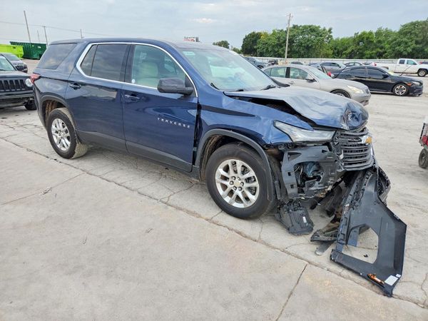 2022 CHEVROLET TRAVERSE LS — Passenger 3/4