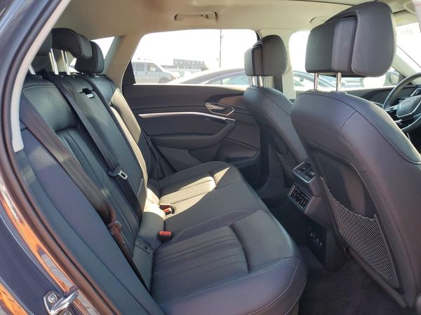 2024 AUDI Q8 E-TRON quattro Premium Plus