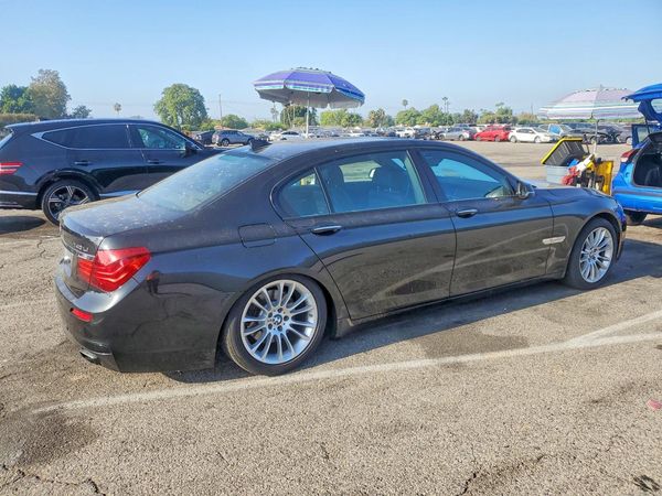 2015 BMW 740