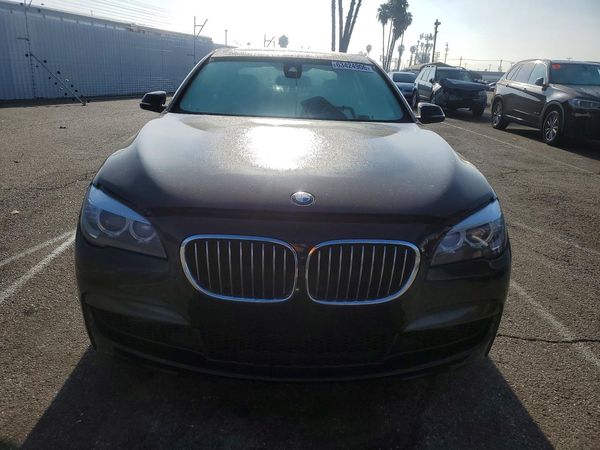 2015 BMW 740