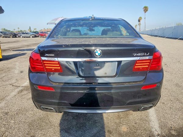 2015 BMW 740