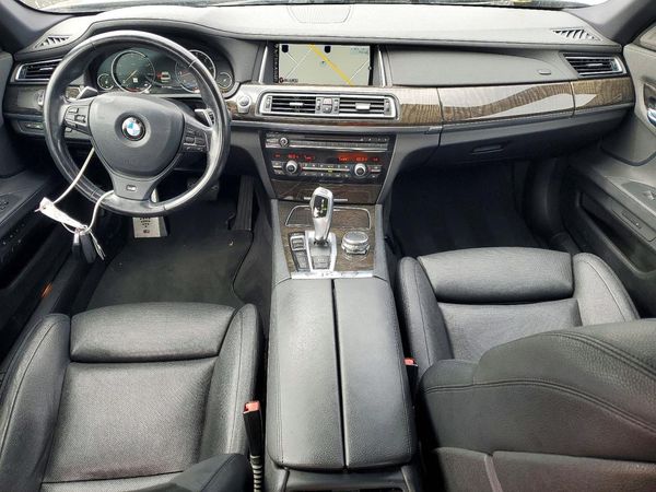 2015 BMW 740