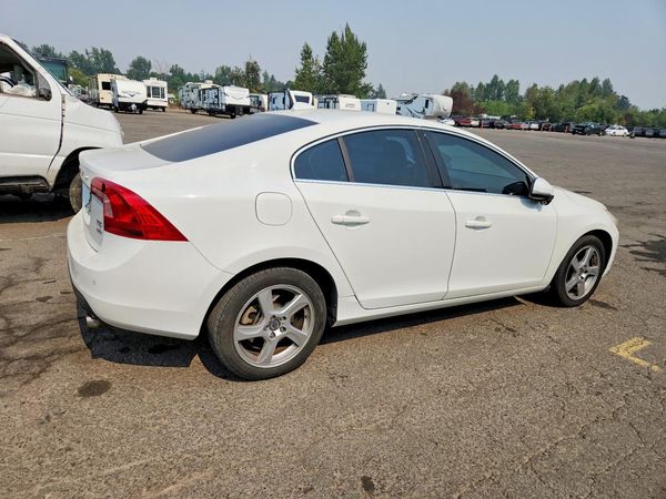 2013 VOLVO S60