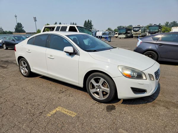2013 VOLVO S60