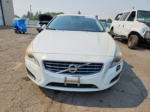 2013 VOLVO S60