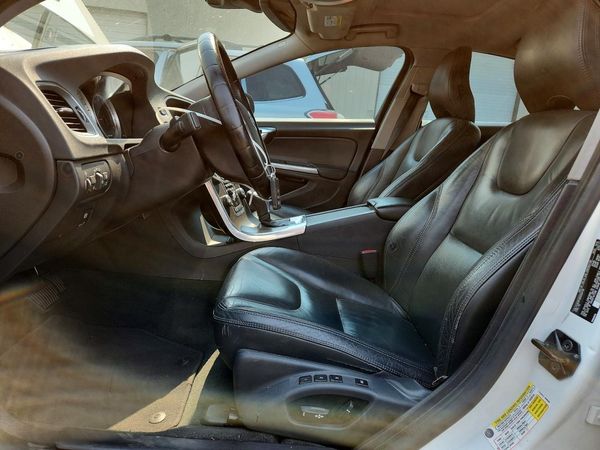 2013 VOLVO S60