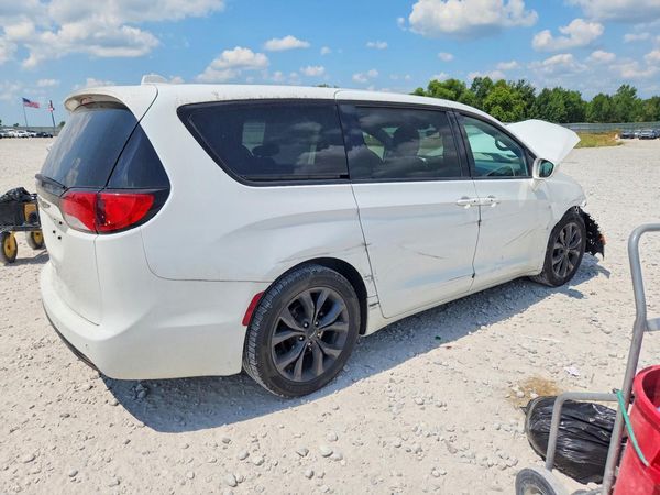 2018 CHRYSLER PACIFICA