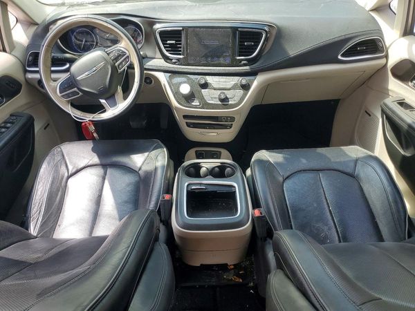 2017 CHRYSLER PACIFICA