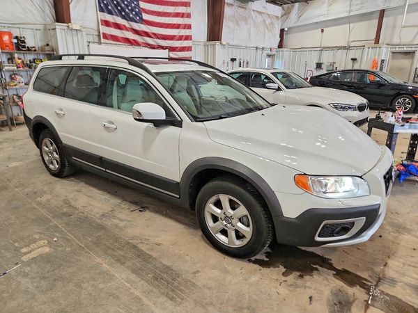 2013 VOLVO XC70