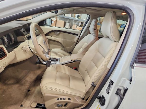 2013 VOLVO XC70