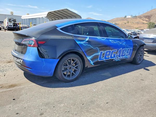 2018 TESLA MODEL 3