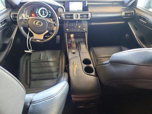 2016 LEXUS IS 200t