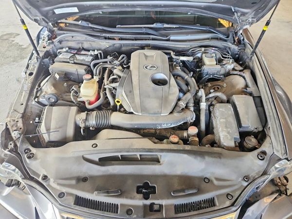 2016 LEXUS IS 200t