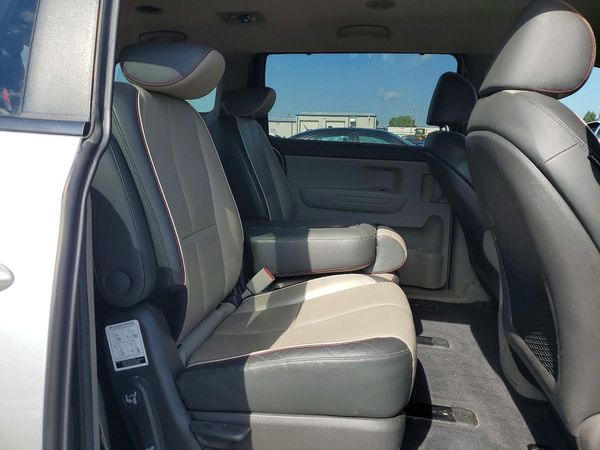 2018 KIA SEDONA LX