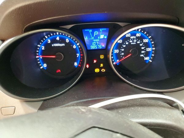 2015 HYUNDAI TUCSON GL (Middle-Low)