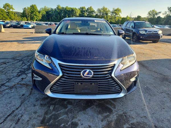 2016 LEXUS ES 300h