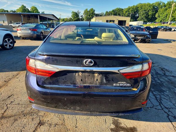 2016 LEXUS ES 300h